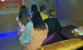 Tiếp viên tại cơ sở massage Điêu Thuyền