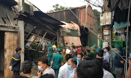 Công tác cứu hộ tìm kiếm các nạn nhân còn lại đang được 