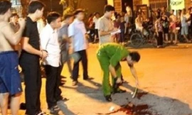 Nghi án nam thanh niên bị cắt cổ chết trên đường