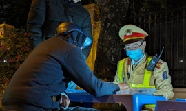 Nhậu đón Noel sớm, tài xế mất cả thưởng Tết vì dính nồng độ cồn