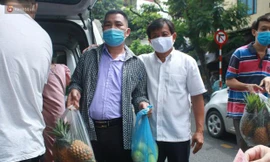 Ông Đoàn Ngọc Hải bán hết xe hoa quả giữa phố Hà Nội sau 15 phút, 'lãi' hơn 4 triệu đồng