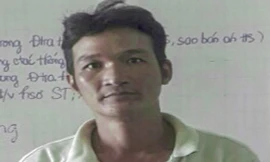 Lê Thanh Phong tại cơ quan công an - Ảnh: Công an cung cấp