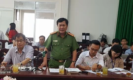 Đại tá Lưu Thành Tín, Phó Giám đốc công an tỉnh, tại cuộc họp báo