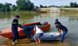 Phát hiện thi thể hai mẹ con trong tư thế ôm nhau dưới ao