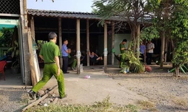 Công an khám nghiệm tại hiện trường vụ án