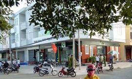 Lực lượng Công an phong toả hiện trường vụ cướp