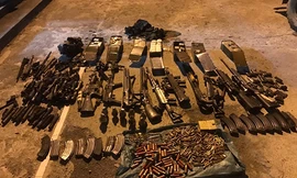 Số vũ khí phát hiện trong nhà Tuân. Ảnh: Công an Sơn La