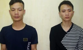 Hai kẻ gây ra vụ cướp giật ở trung tâm Hà Nội bị bắt. Ảnh: Việt Đức