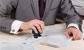 Qua mặt phòng công chứng, chiếm đoạt 1,4 tỷ của ngân hàng