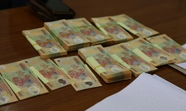 9 thanh thiếu niên lừa bán tiền giả qua Facebook