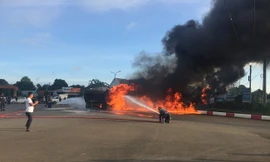 Ô tô tải và xe bồn bốc cháy dữ dội sau va chạm, 2 cha con tử vong