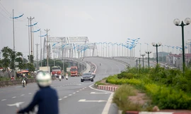 Trong 26 tuyến đường mới ở Hà Nội vừa được thành phố lên kế hoạch đặt tên, có hai tuyến đường dự kiến sẽ mang tên Hoàng Sa và Trường Sa. Trong ảnh là đường qua cầu Đông Trù (Đông Anh, Hà Nội), dự kiến sẽ mang tên Trường Sa