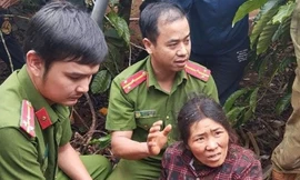 Cứu người phụ nữ bị gãy 2 chân sau một ngày rơi xuống giếng sâu