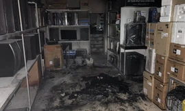 Cảnh sát phá cửa cuốn, cứu người đàn ông bất tỉnh trong đám cháy ở Phú Thọ