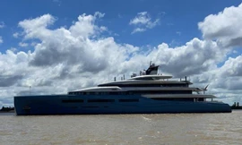 Vì sao tỉ phú Anh chủ Tottenham 3 lần đưa siêu du thuyền đến Cần Thơ 'dạo chơi'?