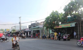 Công an đang khám nghiệm hiện trường vụ truy sát