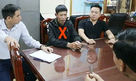 Công an tỉnh Hòa Bình lấy lời khai đối tượng Phạm Văn Sỹ (X)