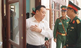 Bị cáo Phùng Danh Thắm tại tòa