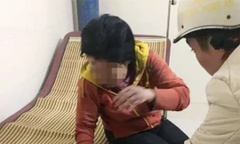 Chị M. được người dân đưa đến cơ sơ y tế cấp cứu