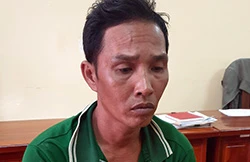 Huỳnh Văn Phết tại cơ quan công an