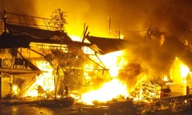 Nam thanh niên đốt chợ để bạn gái 'câu like' trên facebook