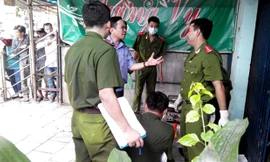 Cảnh sát điều tra tại hiện trường 