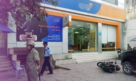 Cảnh sát phong tỏa hiện trường. Ảnh: Sơn Hòa