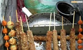 Bác tin đồn nem chua rán có chất gây nghiện