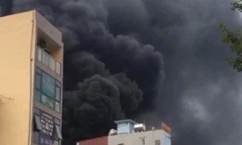 Xác định được nguyên nhân khói đen bao trùm chung cư ở Lê Văn Lương