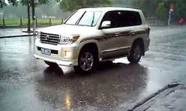 Chiếc xe sang Land Cruiser GX.R V8 mang biển giả 38A- 000.23 của Trưởng BQL Khu kinh tế tỉnh Hà Tĩnh