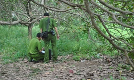 Công an khám nghiệm hiện trường