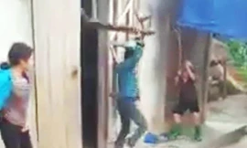 Điều tra việc con trai dùng ghế đánh mẹ già hơn 60 tuổi