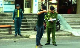 Bị 'tập kích', con nợ đâm chết chủ nợ