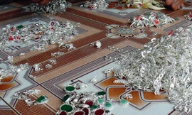 Một phần số bạc trang sức bị Công an TP. Pleiku thu giữ tại nhà đối tượng Lưng. Ảnh: Vĩnh Phúc