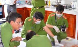 Bị đánh thức khi đang ngủ, thanh niên 18 tuổi chém chết bà nội