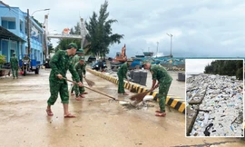 Rác thải bủa vây đảo Cồn Cỏ sau bão số 6: Huy động lực lượng dọn dẹp