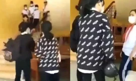 Nữ sinh lớp 7 đánh 'đàn chị' ngay trong trường vì 'nhìn không thiện cảm'