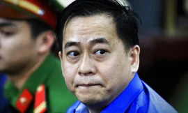 Vũ Nhôm trong lần ra tòa tháng 4