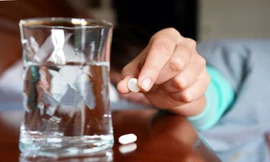 Người nước ngoài tố bị cô gái mới quen bỏ thuốc mê, cướp tài sản