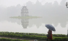 Hà Nội đón đợt sương mù nồm ẩm dài ngày