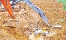 Tuyến dẫn nước sông Đà liên tục vỡ, mỗi lần khắc phục rất tốn kém. Ảnh: NT