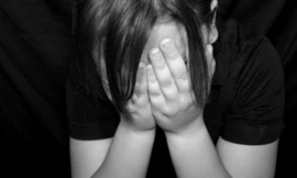 Bỏ nhà đi bụi, bé 12 tuổi bị bạn chat cưỡng bức