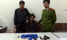 Nghi phạm Vàng A Dơ cùng tang vật bị thu giữ