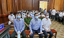 Các bị cáo tại phiên tòa.