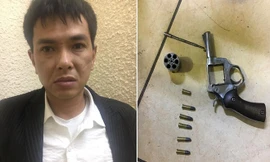 Bị can Vũ Chí Chung và khẩu súng được anh ta sử dụng để gây án