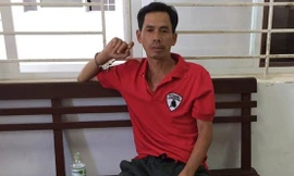 Nghi phạm Phong tại cơ quan công an