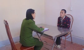 Cơ quan chức năng tiến hành khai quật tử thi nạn nhân, phục vụ công tác điều tra vụ án