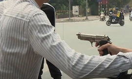 Nổ nhiều phát súng ở quán nhậu, 1 người trúng đạn