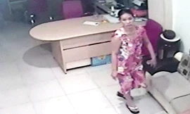 Làm giúp việc được 4 ngày, 'nữ quái' trộm gần 1 tỷ đồng