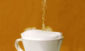  Bé 2 tuổi tử vong do uống phải nước nóng